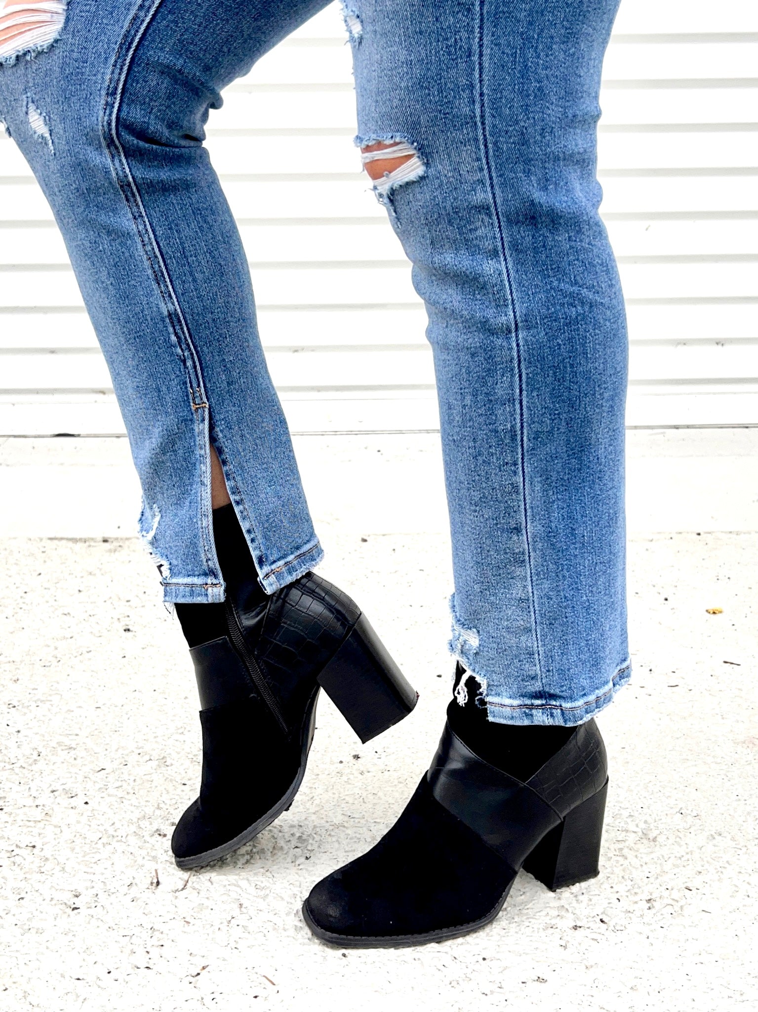 Under the Table Straight Leg Jeans-190 Jeans-Mica Denim-Heathered Boho Boutique, Women's Fashion and Accessories in Palmetto, FL