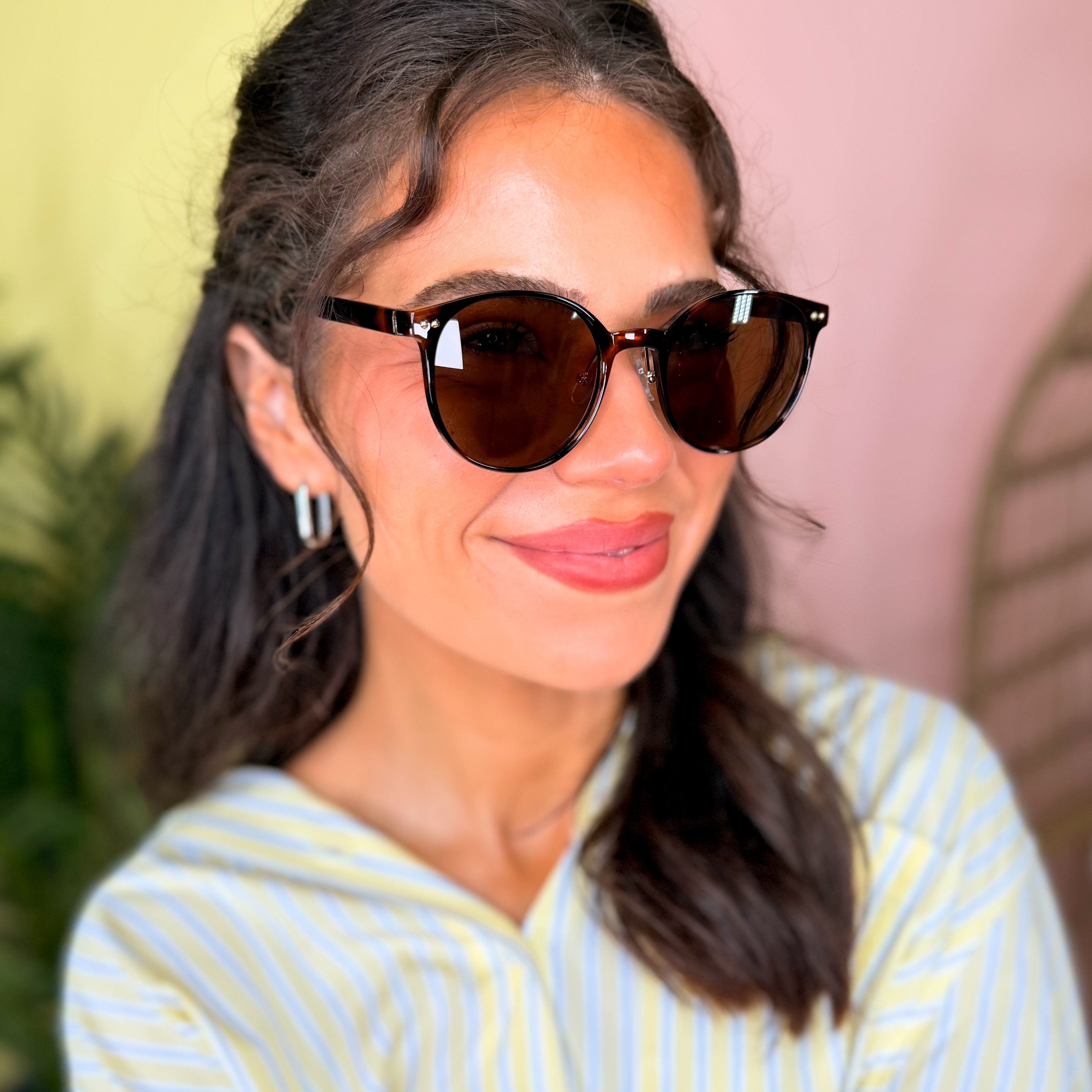 Round Retro Tortoise Frame Sunglasses-340 Other Accessories-Fame Accessories-Heathered Boho Boutique, Women's Fashion and Accessories in Palmetto, FL