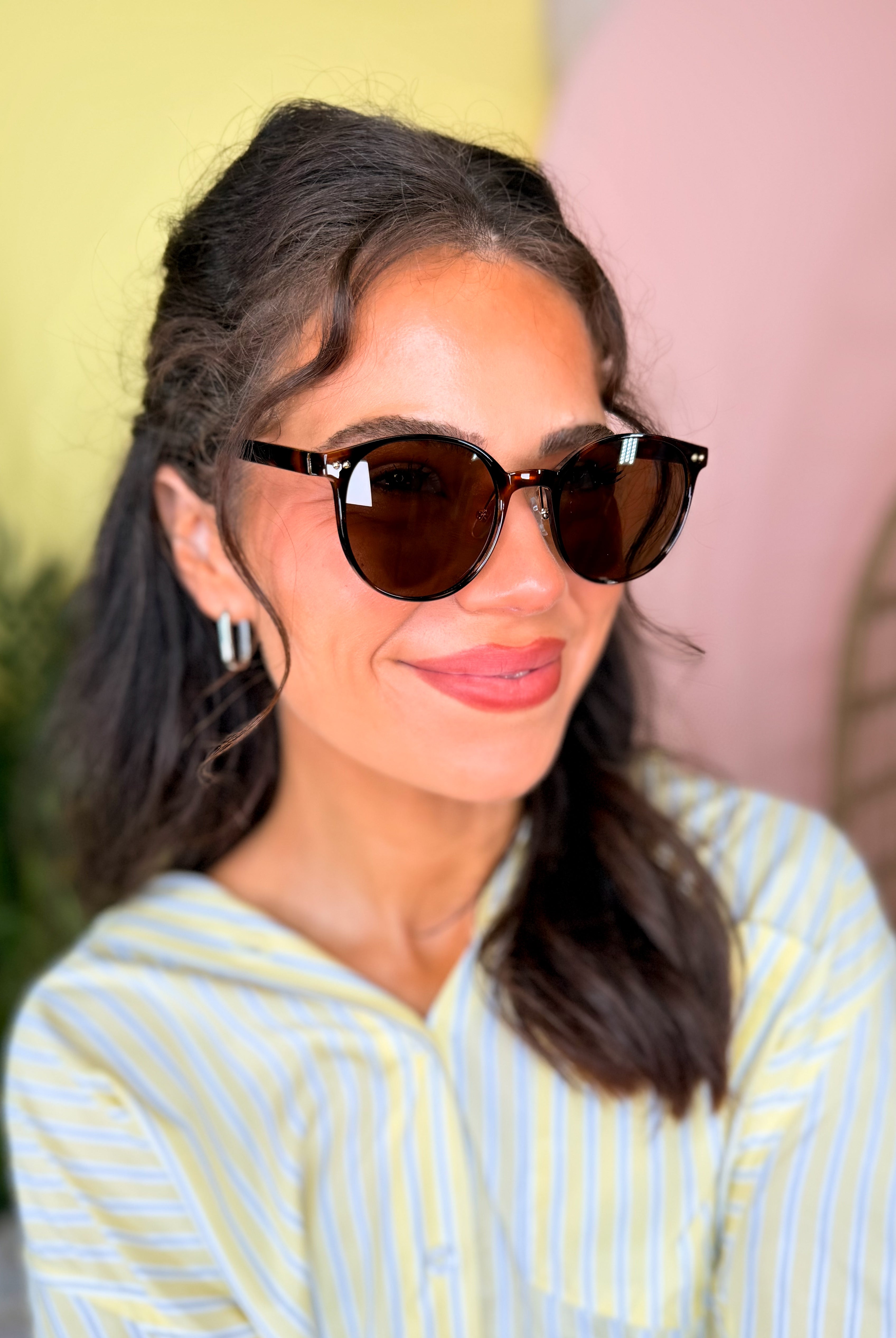 Round Retro Tortoise Frame Sunglasses-340 Other Accessories-Fame Accessories-Heathered Boho Boutique, Women's Fashion and Accessories in Palmetto, FL