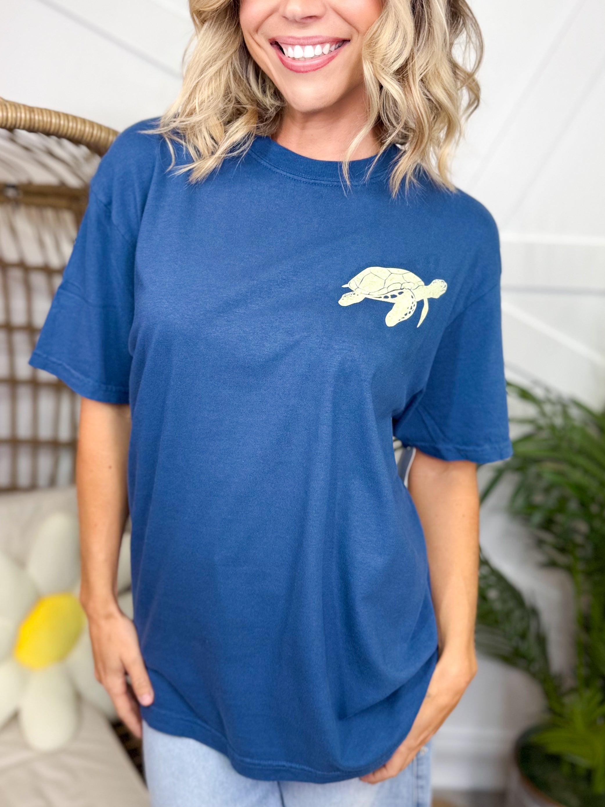 Summer Ocean Graphic Tee-130 Graphic Tees-Heathered Boho-Heathered Boho Boutique, Women's Fashion and Accessories in Palmetto, FL