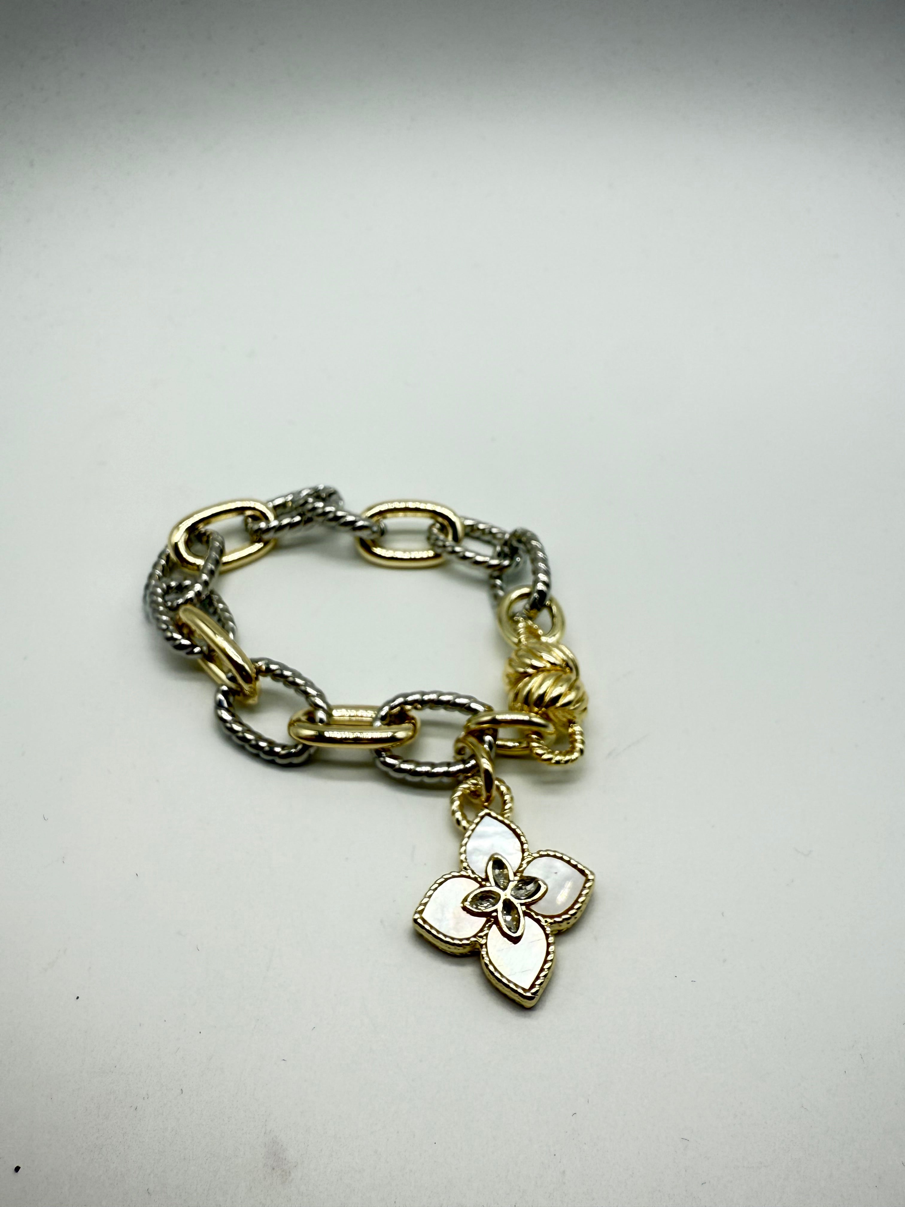 Two-Tone Clover Bracelet-310 Jewelry-Millenx Accessories, LLC.-Heathered Boho Boutique, Women's Fashion and Accessories in Palmetto, FL