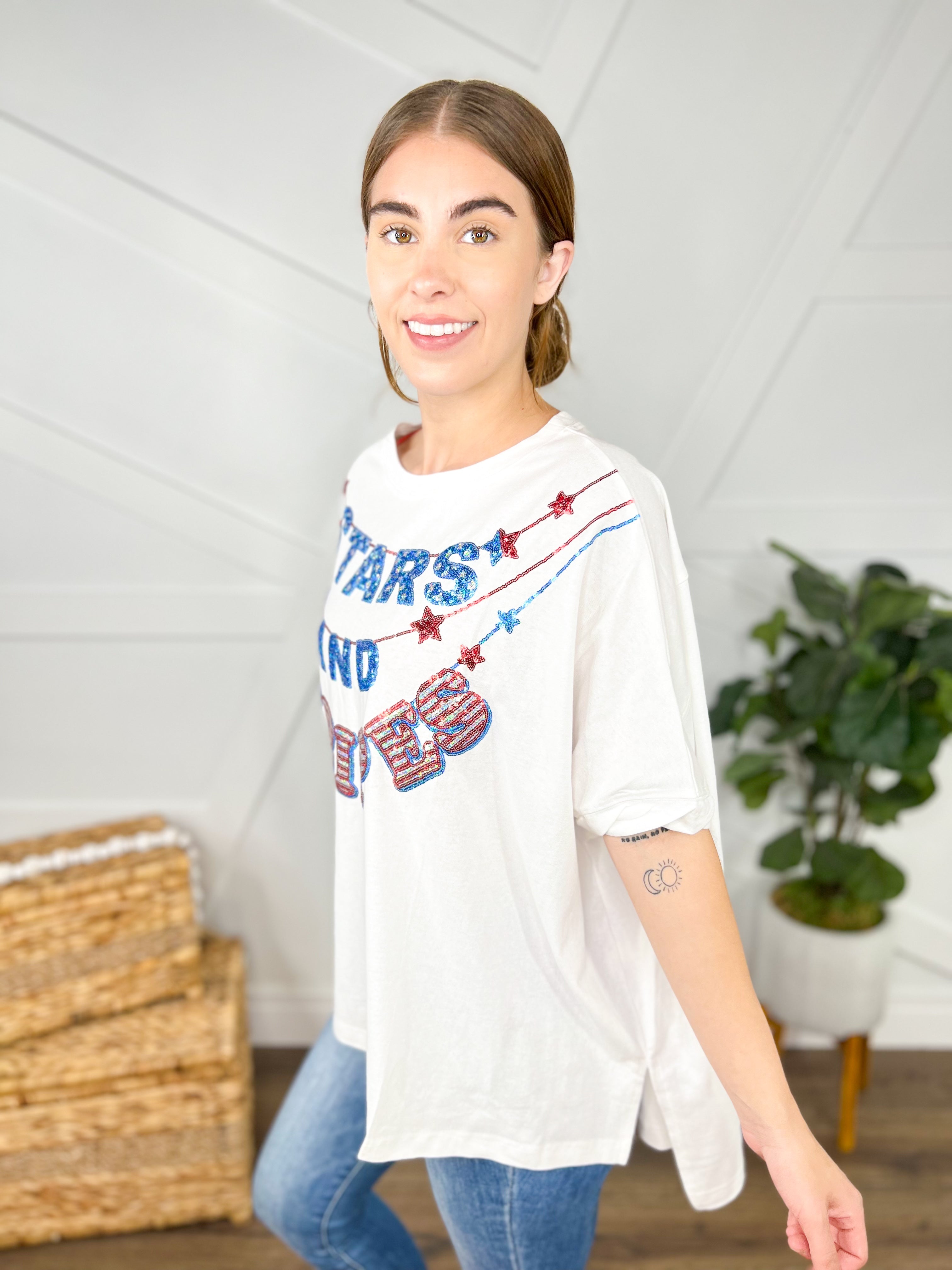 Stars & Stripes Garland Graphic Tee-130 Graphic Tees-Fantastic Fawn-Heathered Boho Boutique, Women's Fashion and Accessories in Palmetto, FL