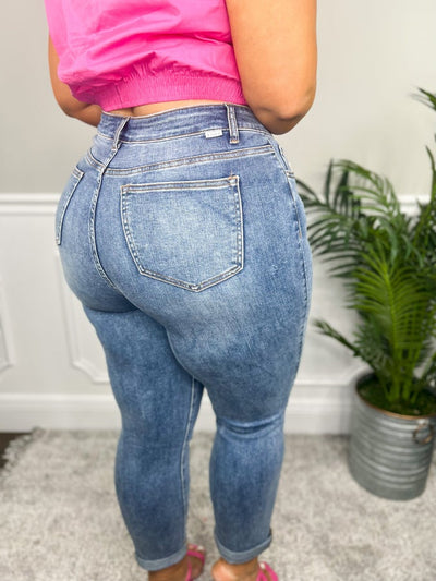 ROLLED UP GIRLFRIEND JEANS
